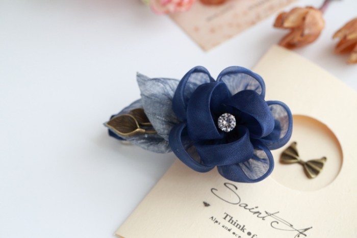 Retro style silk flower hairpin