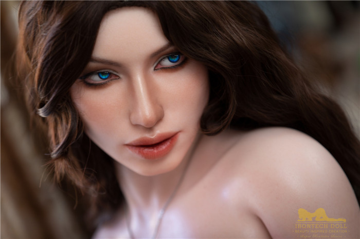 Irontech 166cm -Zara full silicone doll