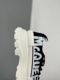 Alexander McQueen couple sports small white shoes thick bottom increased flash tail smooth leather flat shoes casual shoes