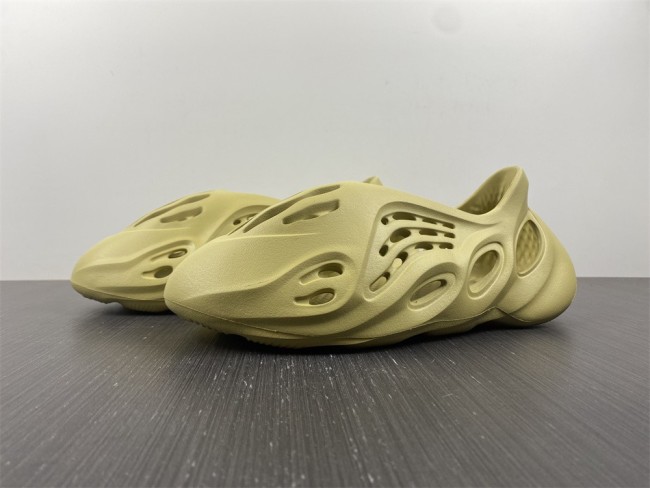  Arrenfashion  Arrenfashion Yeezy Foam Runner GV6775