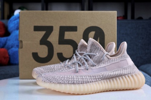  Arrenfashion  Arrenfashion Yeezy Boost 350 V2 Synth Reflective