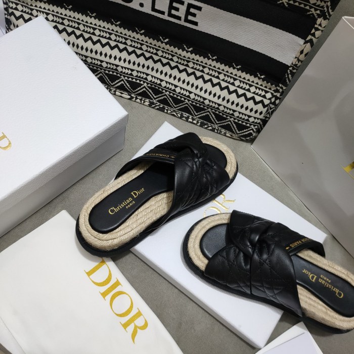  Arrenfashion Women D*or Sandals