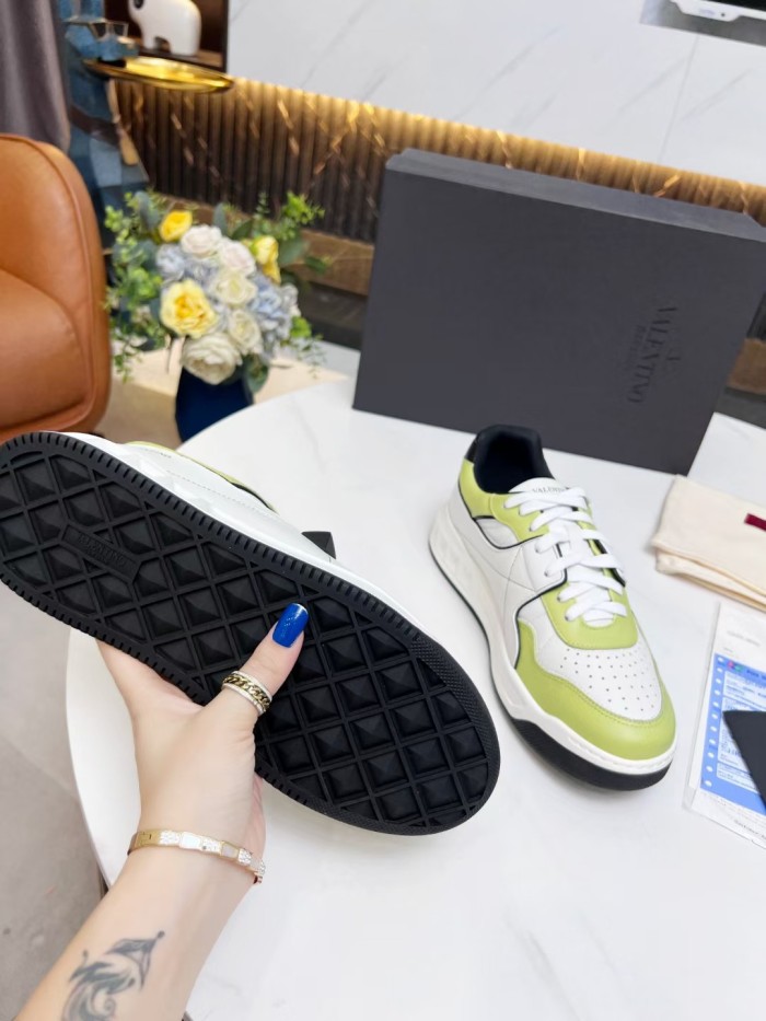  Arrenfashion Women Men V*alentino Sneakers ( Arrenfashion)