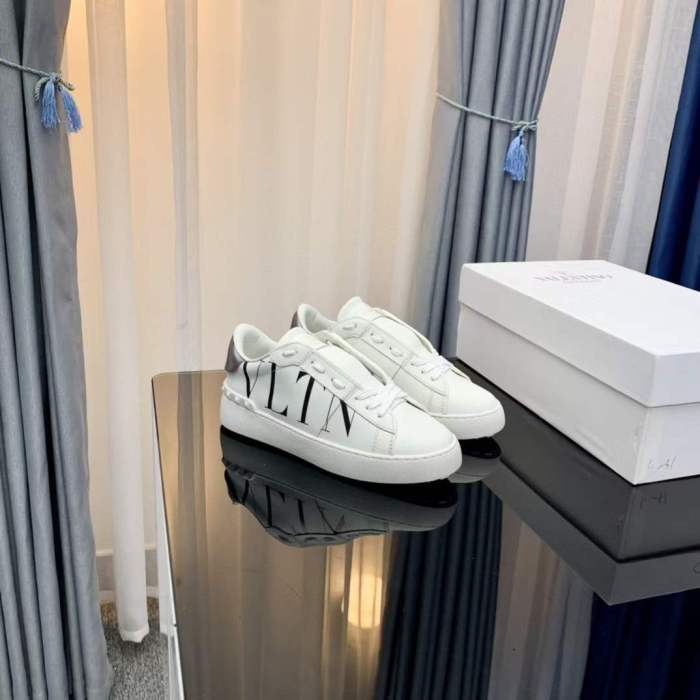 Women Men V*alentino Sneakers ( Arrenfashion)