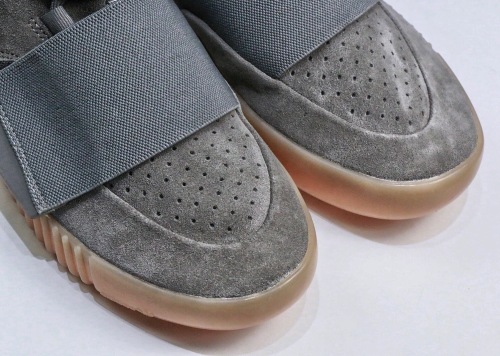  Arrenfashion  Arrenfashion Yeezy Boost 750 Gum GreyGlow Sole