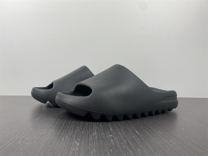  Arrenfashion  Arrenfashion Yeezy Slide Onyx HQ6448