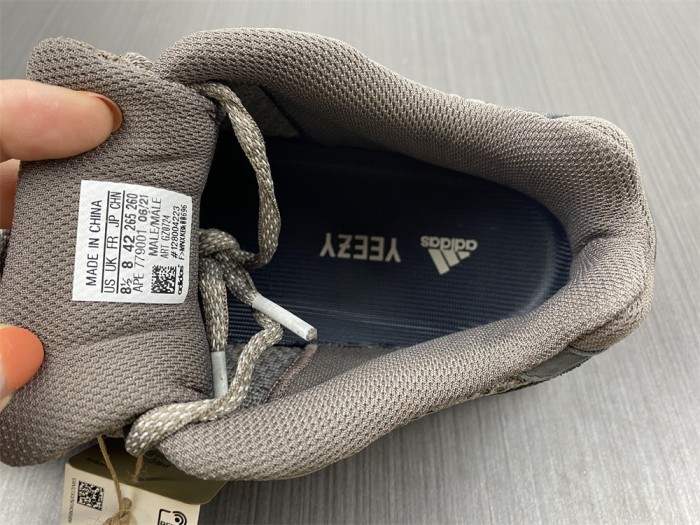  Arrenfashion  Arrenfashion Yeezy Boost 700 V2 GZ0724