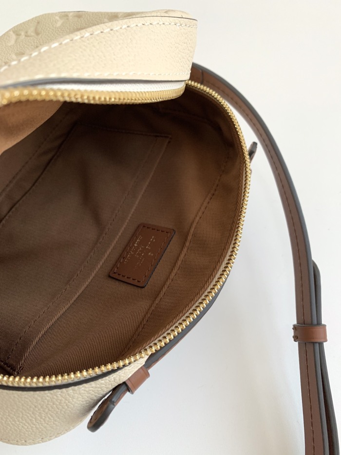  Arrenfashion L*ouis V*uitton Top Bag 22 x 16 x 8 cm