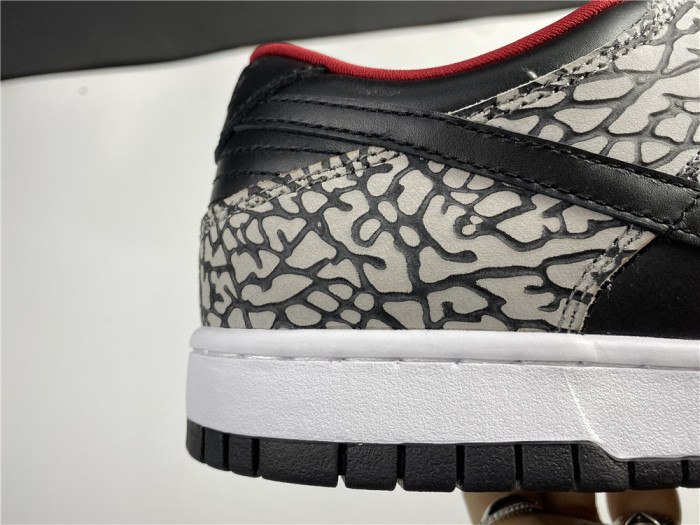  from Arrenfashion Supreme × Nike SB Dunk Low “Black Cement 304292-131