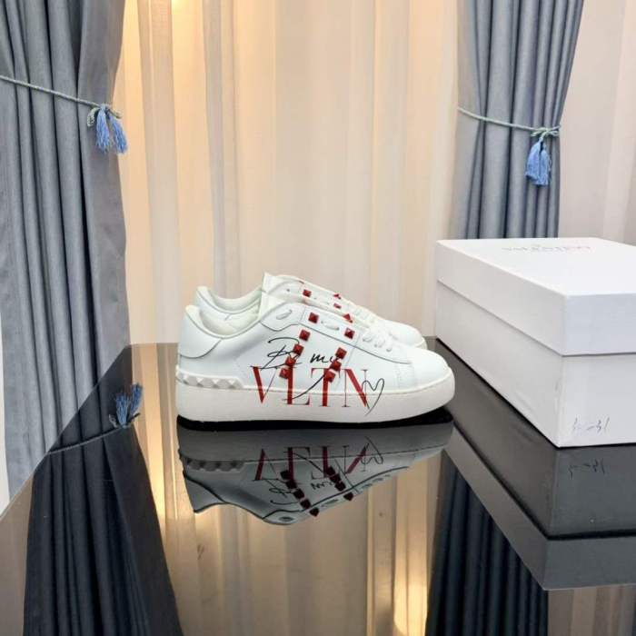 Women Men V*alentino Sneakers ( Arrenfashion)