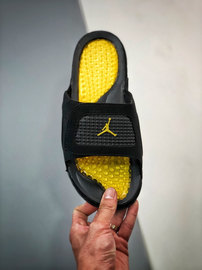 Nike Air Jordan 4 Slippers (Arrenfashion)