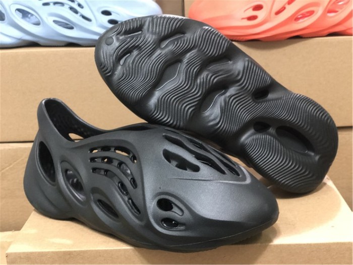  Arrenfashion  Arrenfashion Yeezy Foam Runner