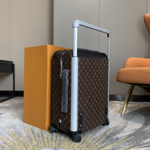 L*ouis V*uitton Luggage ( Arrenfashion)