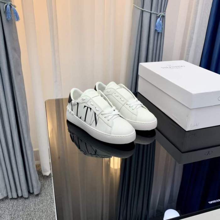Women Men V*alentino Sneakers ( Arrenfashion)