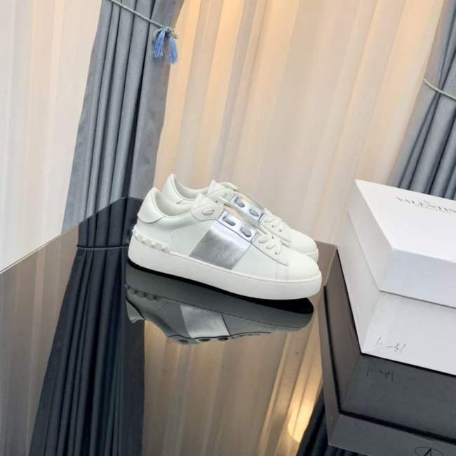 Women Men V*alentino Sneakers ( Arrenfashion)