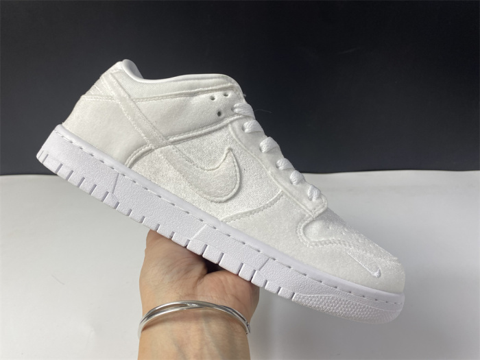  from Arrenfashion DSM x Nike SB Dunk Low DH2686-100