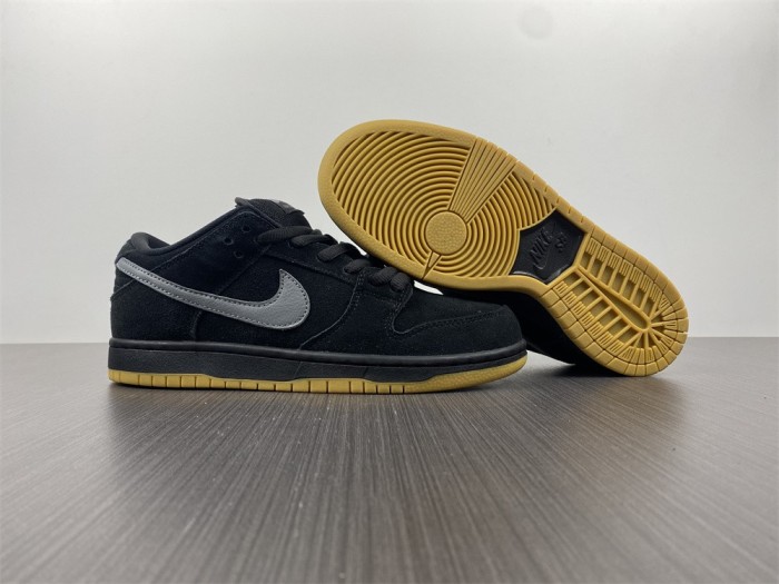  from Arrenfashion Nike SB Turns Back the Clock and Reveals a Dunk Low Fog Colorway
