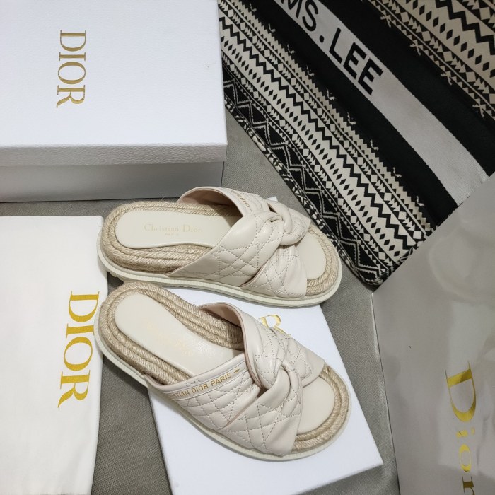  Arrenfashion Women D*or Sandals
