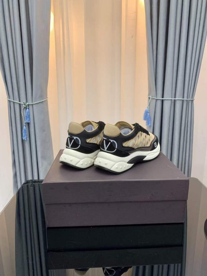Women Men V*alentino Sneakers ( Arrenfashion)