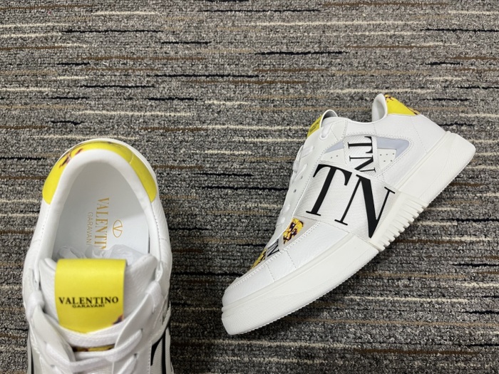  Arrenfashion Men Women 𝑉*𝐴𝐿𝐸𝑁𝑇𝐼𝑁𝑂 Top Sneakers