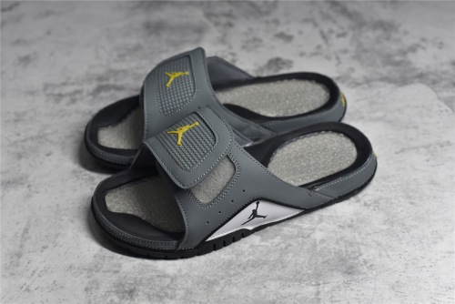 Nike Air Jordan 4 Slippers (Arrenfashion)