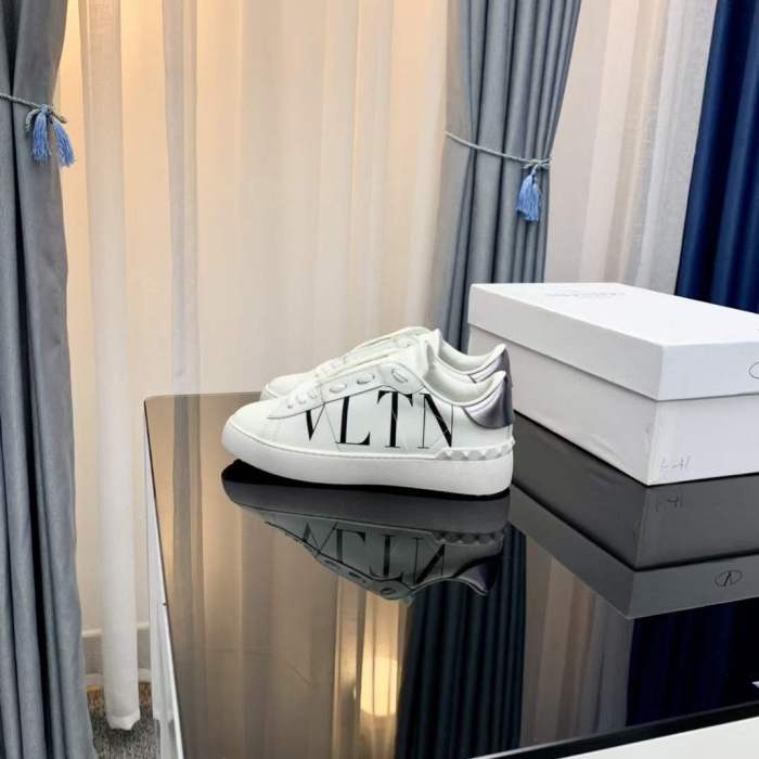 Women Men V*alentino Sneakers ( Arrenfashion)