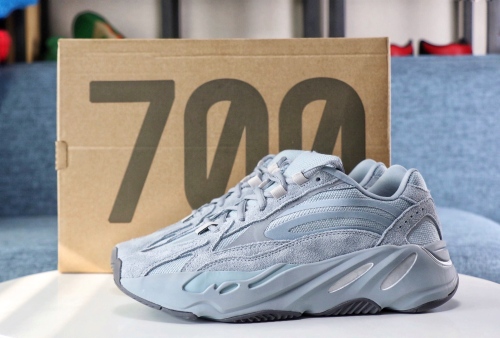 Arrenfashion  Arrenfashion Yeezy Boost 700 V2 Hospital Blue