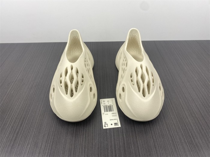  Arrenfashion  Arrenfashion Yeezy Foam Runner Sand FY4567