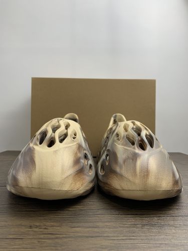  Arrenfashion  Arrenfashion Yeezy Foam Runner