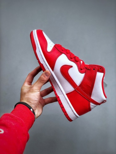 Nike SB Dunk High university red (Arrenfashion )