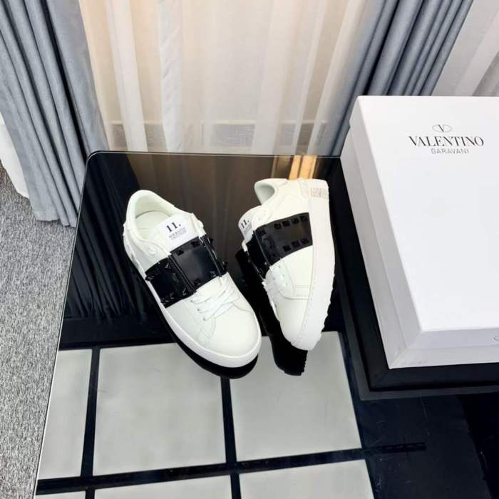 Women Men V*alentino Sneakers ( Arrenfashion)