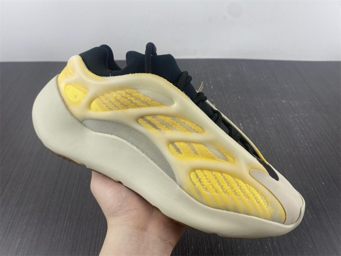  Arrenfashion  Arrenfashion Yeezy Boost 700 V3 HP5425