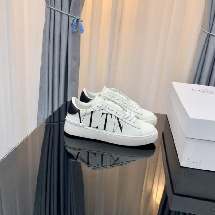 Women Men V*alentino Sneakers ( Arrenfashion)