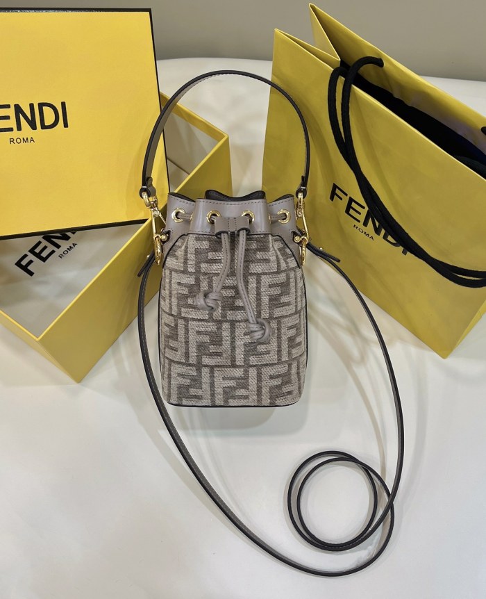  Arrenfashion F*endi Top Bag 18*12*10CM