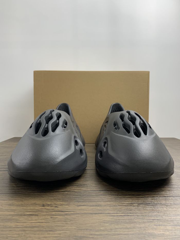  Arrenfashion  Arrenfashion Yeezy Foam Runner Onyx HP8739