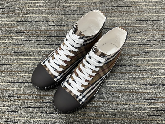  Arrenfashion Men Women B*rberry Sneaker