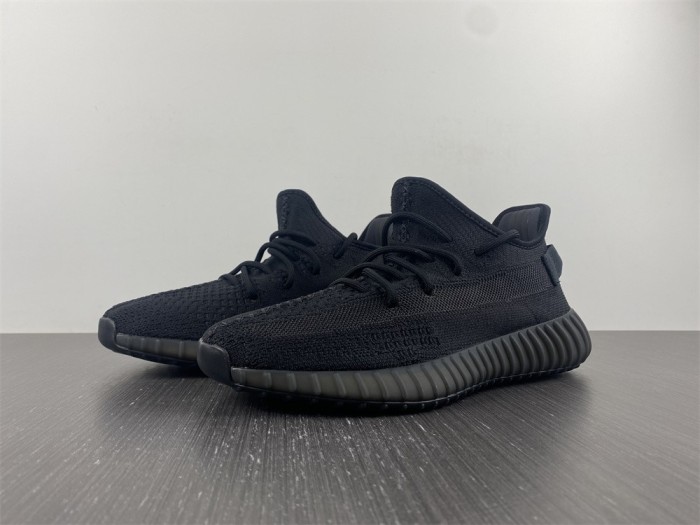  Arrenfashion  Arrenfashion Yeezy Boost 350 V2 Onyx HQ4540