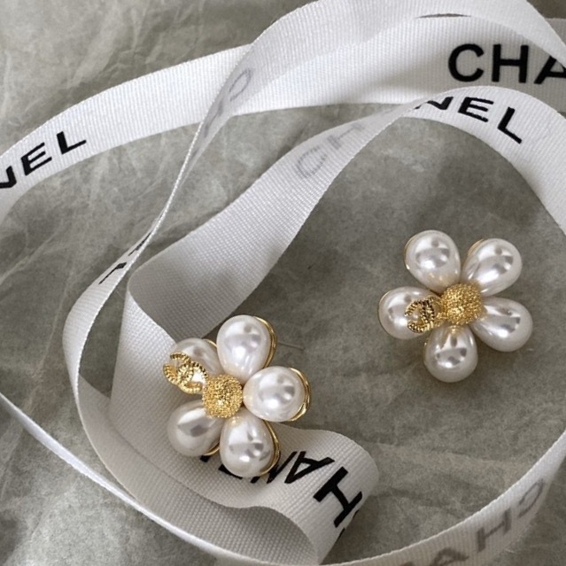 Women Earrings C*hanel ( Arrenfashion)