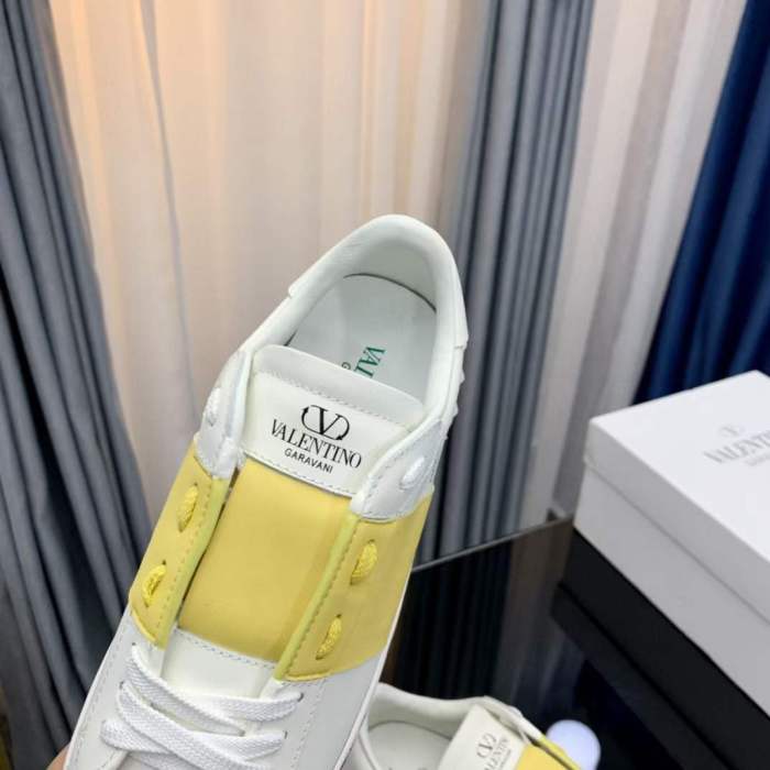 Women Men V*alentino Sneakers ( Arrenfashion)