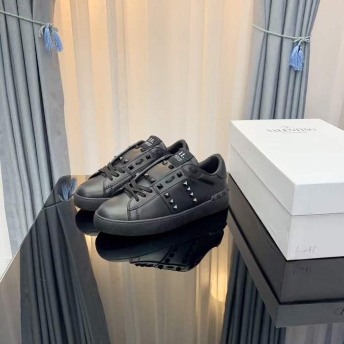 Women Men V*alentino Sneakers ( Arrenfashion)