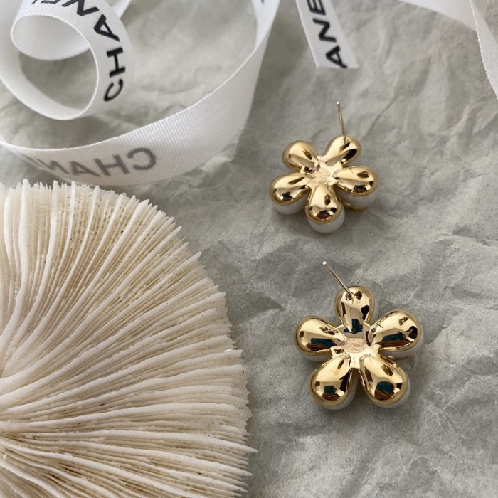 Women Earrings C*hanel ( Arrenfashion)