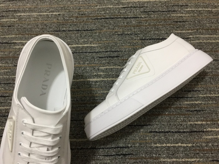  Arrenfashion Women P*rada Top Sneaker