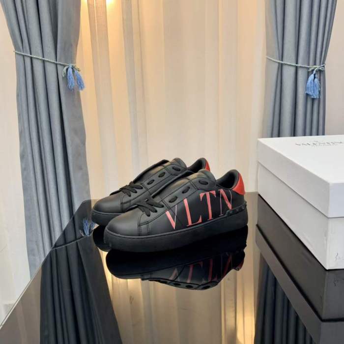 Women Men V*alentino Sneakers ( Arrenfashion)