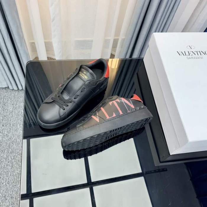 Women Men V*alentino Sneakers ( Arrenfashion)