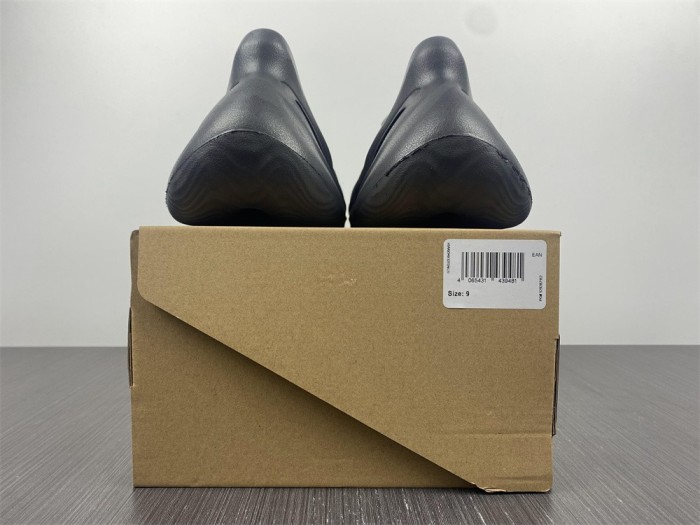  Arrenfashion  Arrenfashion Yeezy Foam Runner Onyx HP8739
