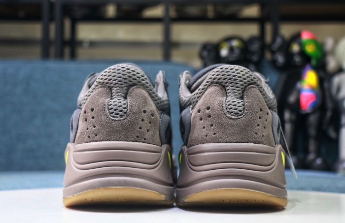  Arrenfashion  Arrenfashion Yeezy Boost 700 “Mauve”