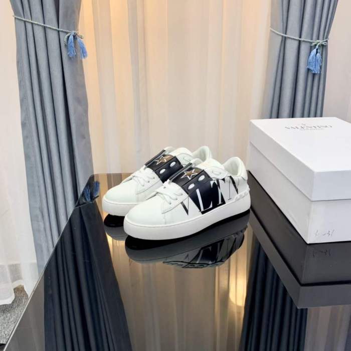 Women Men V*alentino Sneakers ( Arrenfashion)