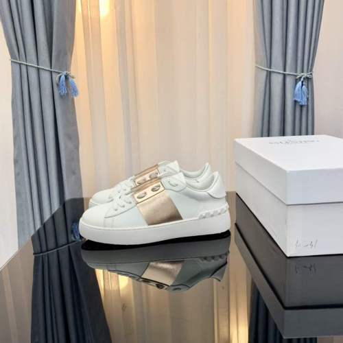 Women Men V*alentino Sneakers ( Arrenfashion)