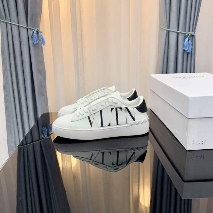 Women Men V*alentino Sneakers ( Arrenfashion)