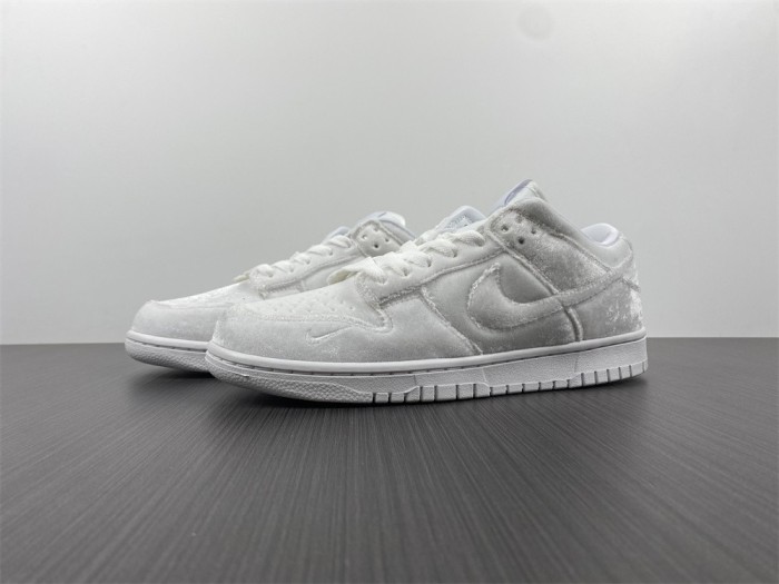  from Arrenfashion Dover Street Market x Nike Dunk Low “Triple White” DH2686-100